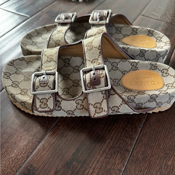 Gucci slide sandal with straps. Gucci. Like new only used 3 times. - Picture 3 of 5